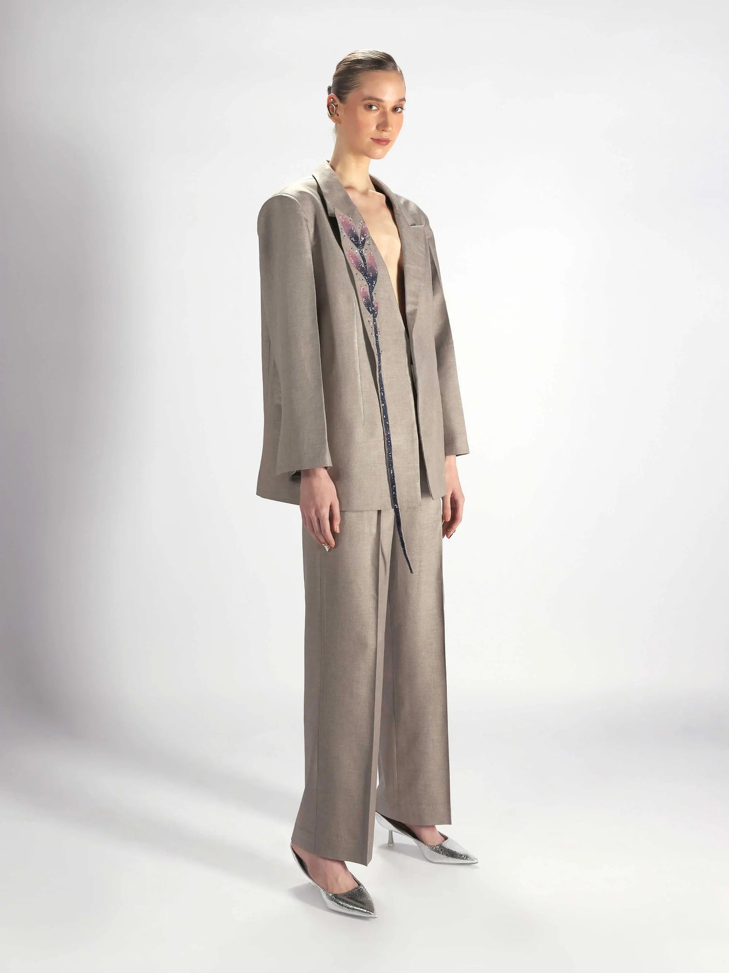Hanging Lapel Embroidered Blazer