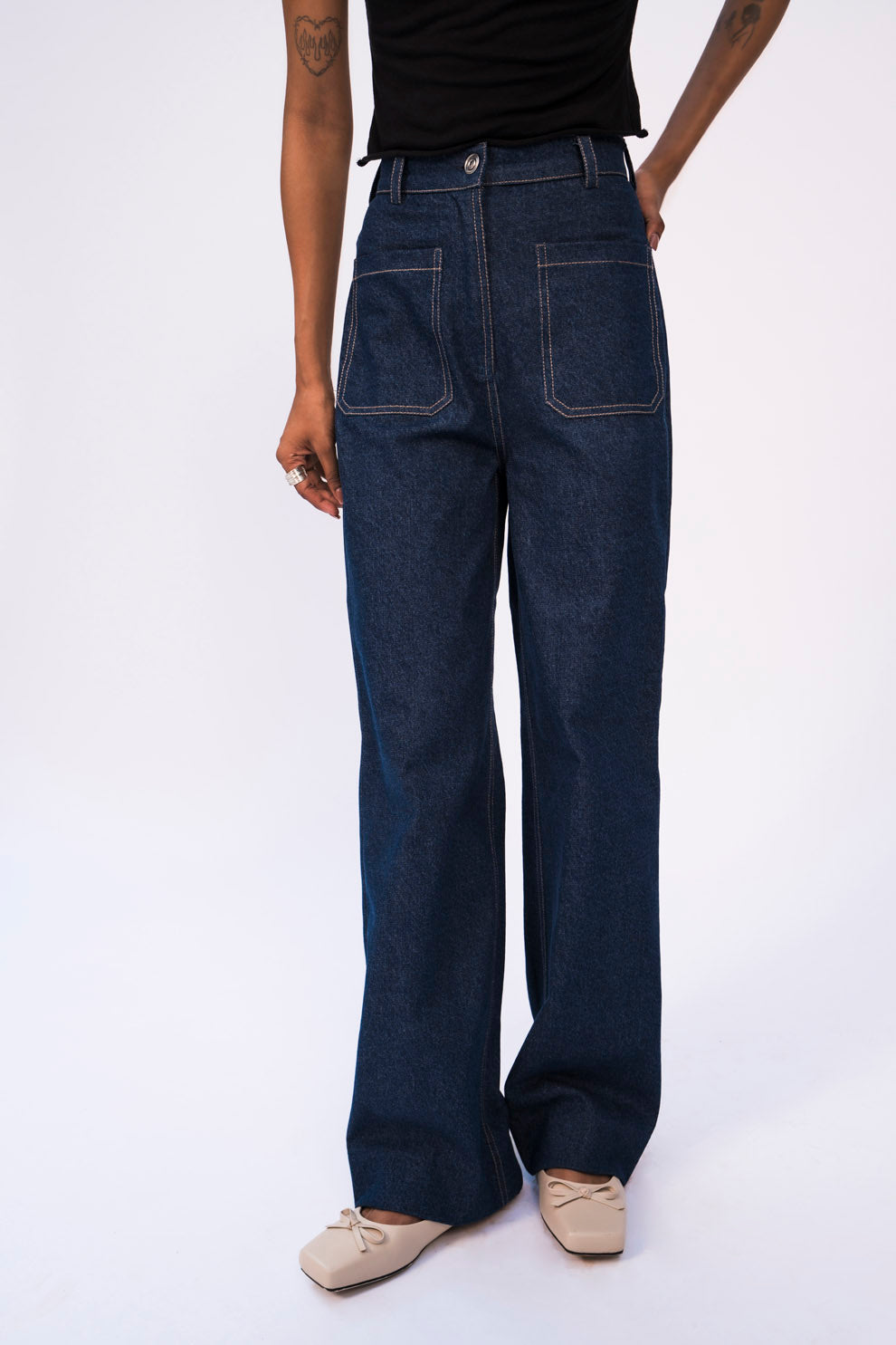 HIGH WAISTED JEANS
