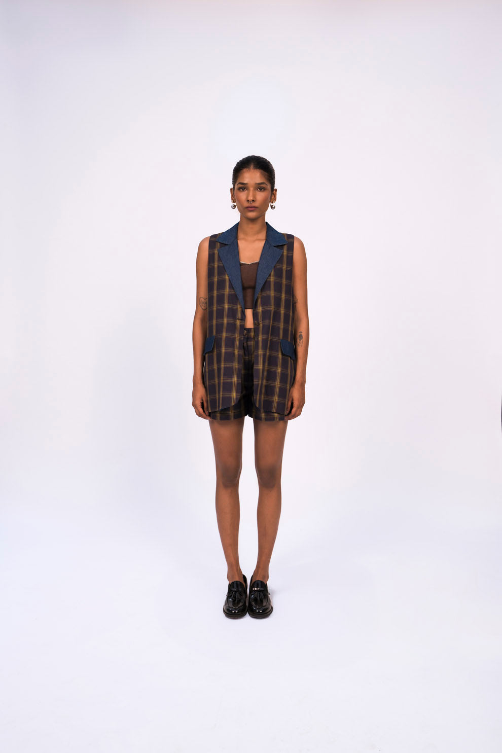NAVY CHECK VEST