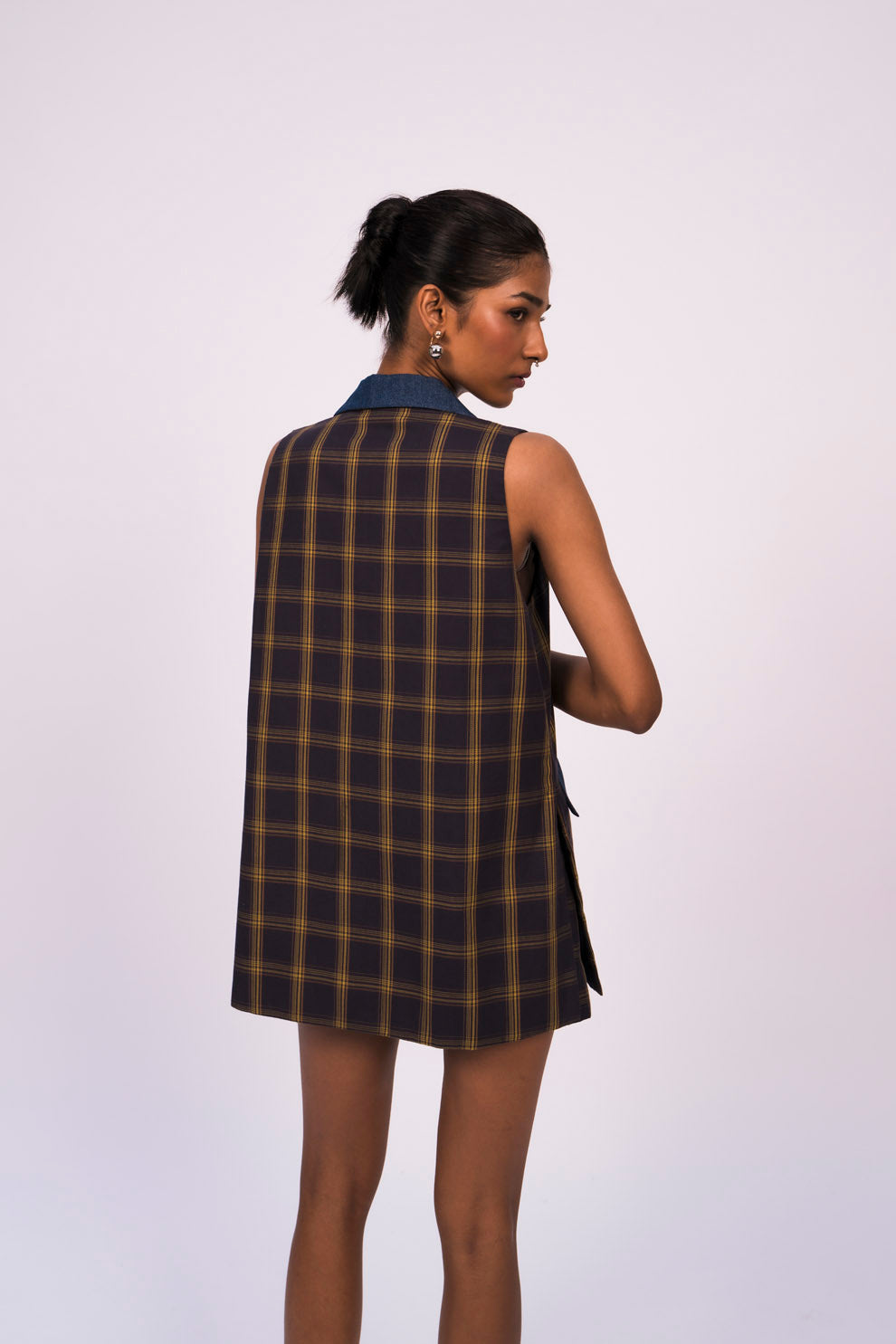NAVY CHECK VEST