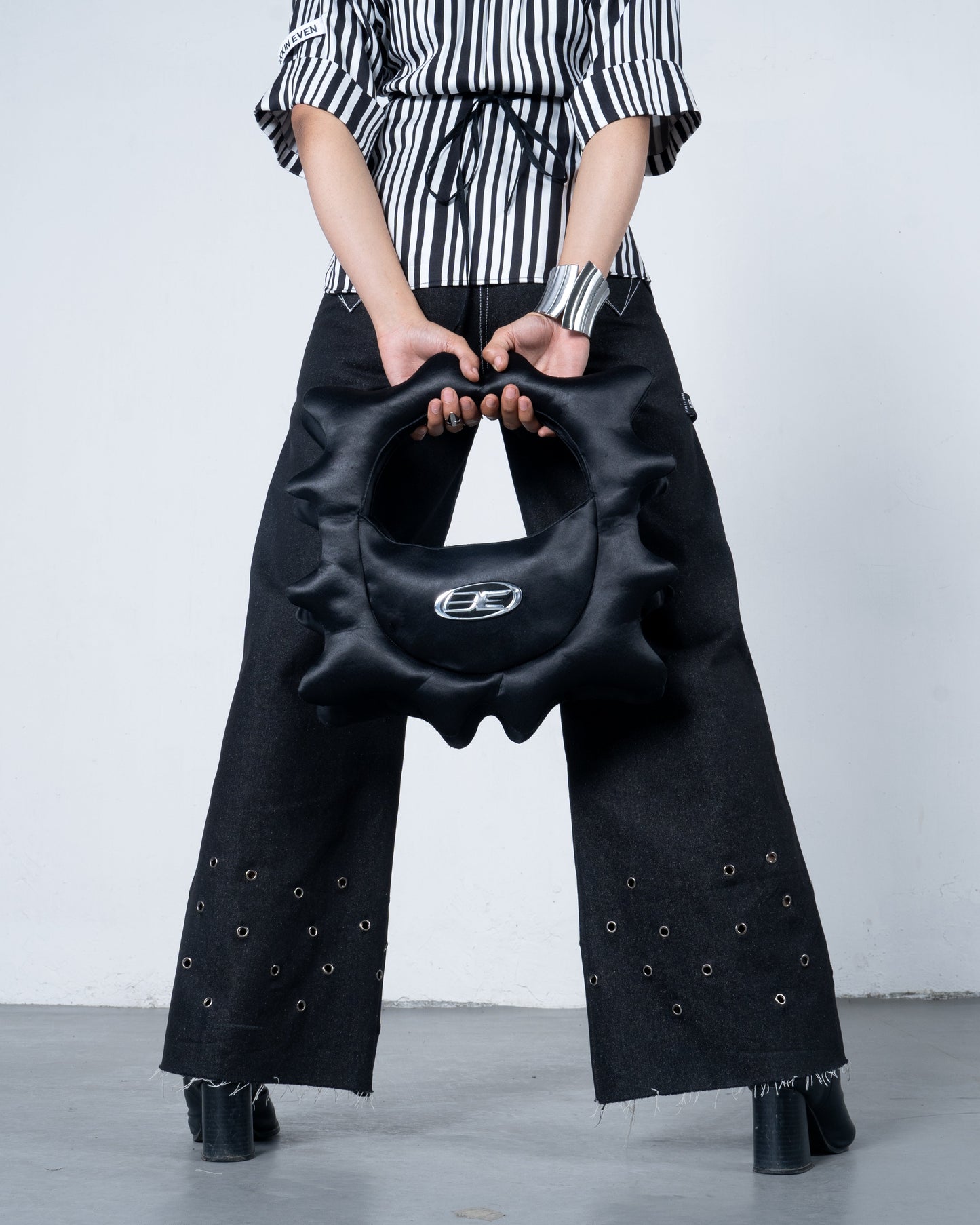 Waves Puffer Bag