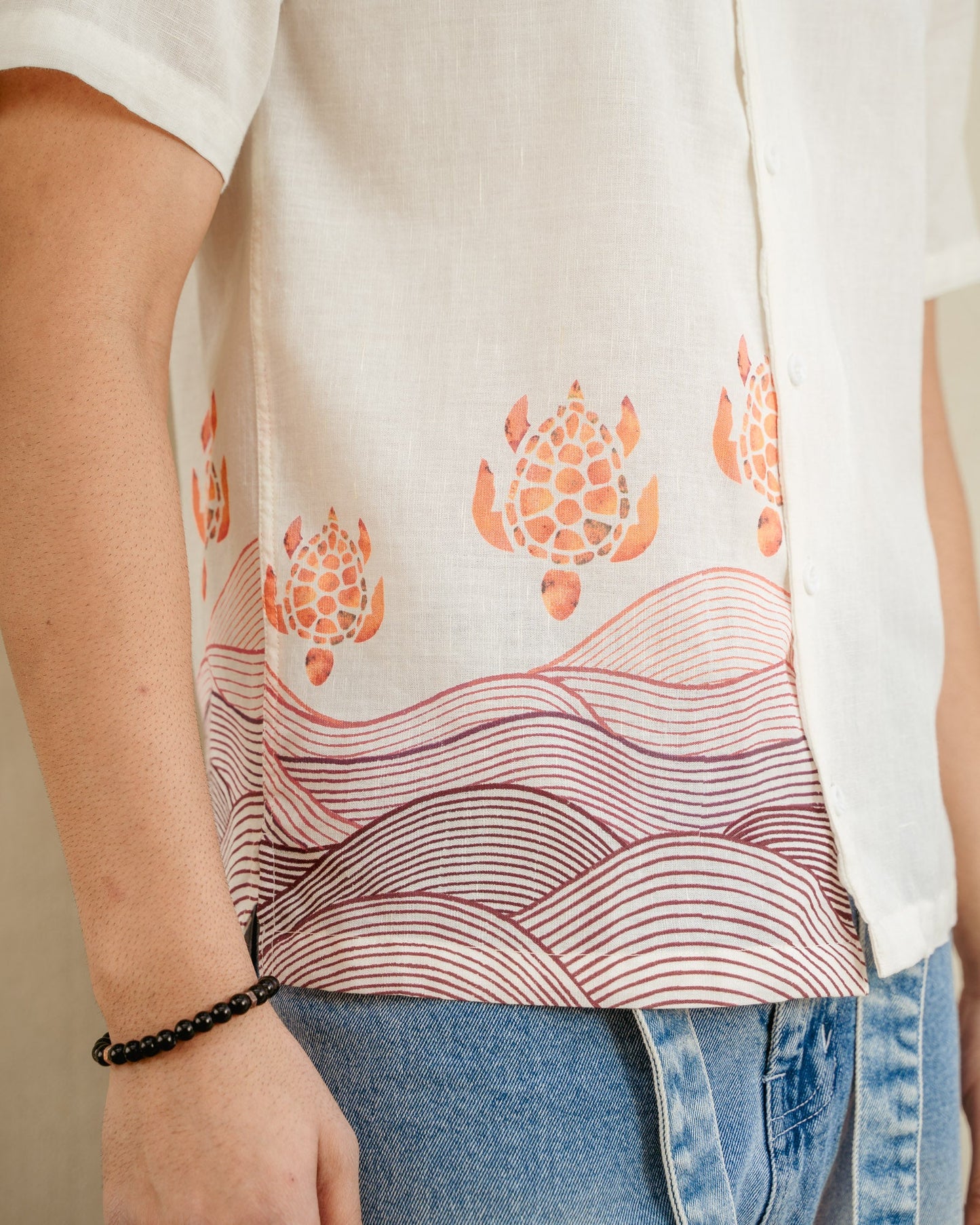 Block Turtle Flirt Side Patch Linen Shirt