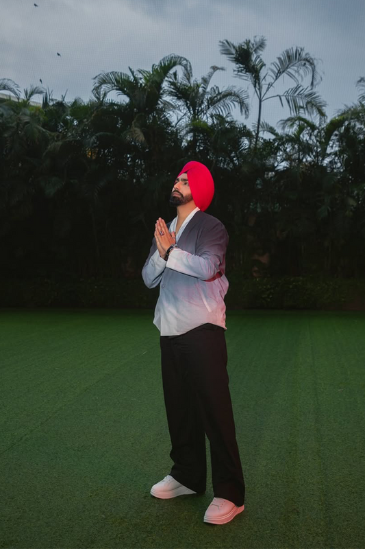 AMMY VIRK IN WINEBAR SET