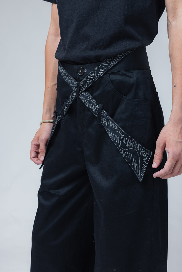 FLOWER FOR A LIT LADY PANTS (BLACK)