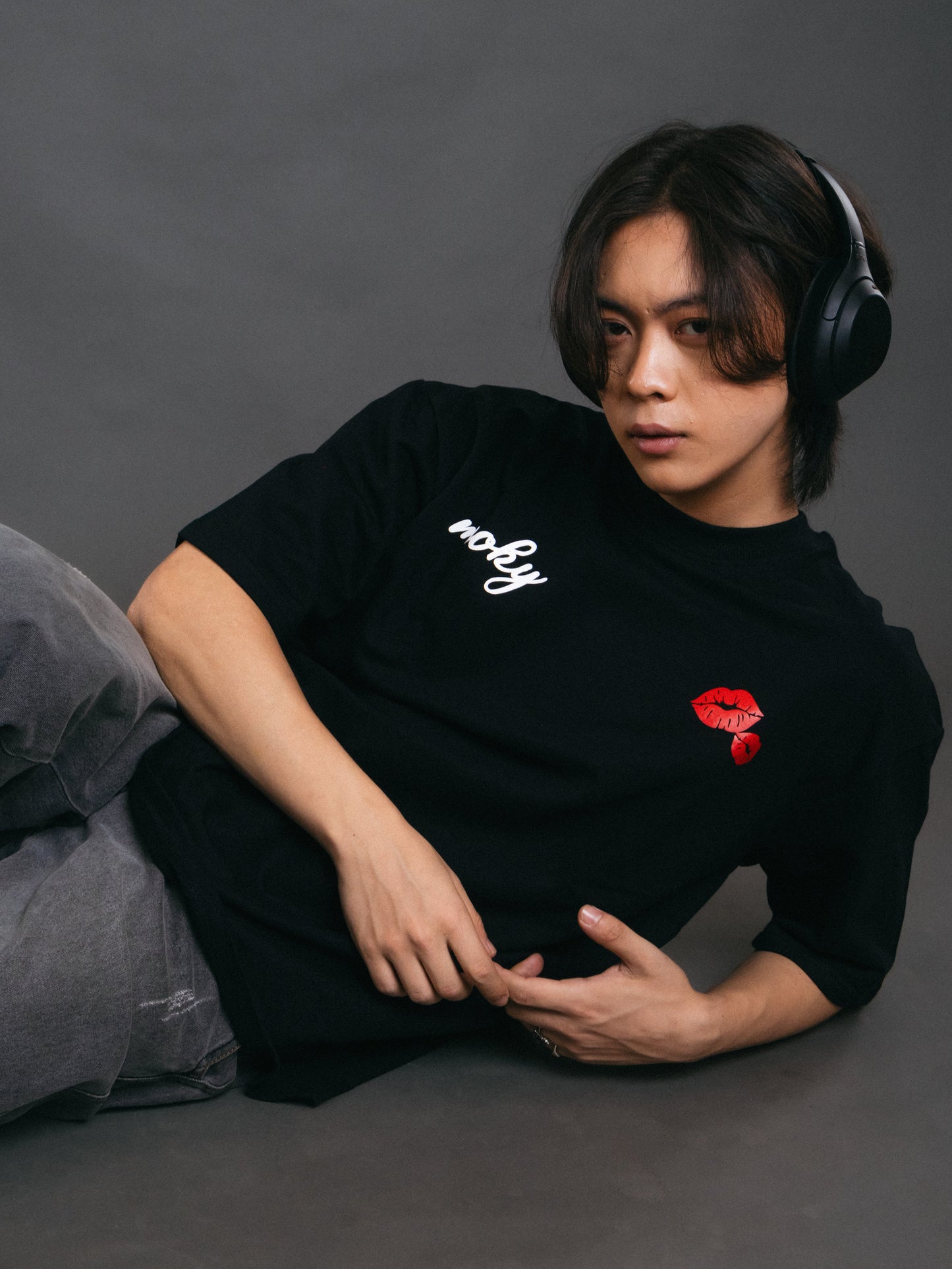 Unisex Phone Kiss Black T-shirt