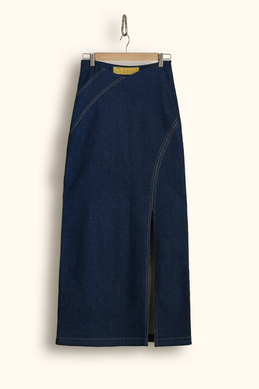 SEASONLESS DIAGONAL SLIT SKIRT