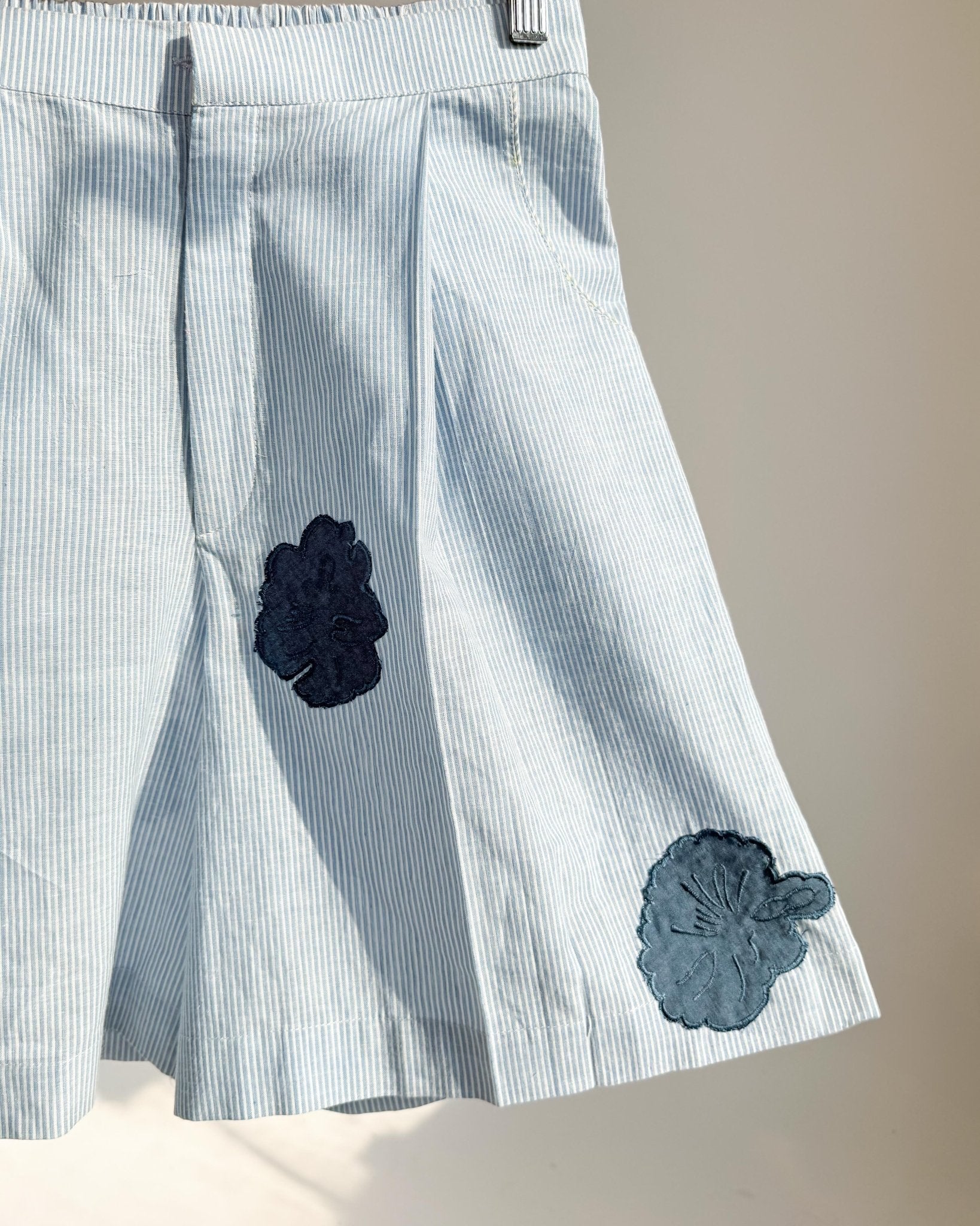 Blue Striped Bermuda Shorts - erised pret