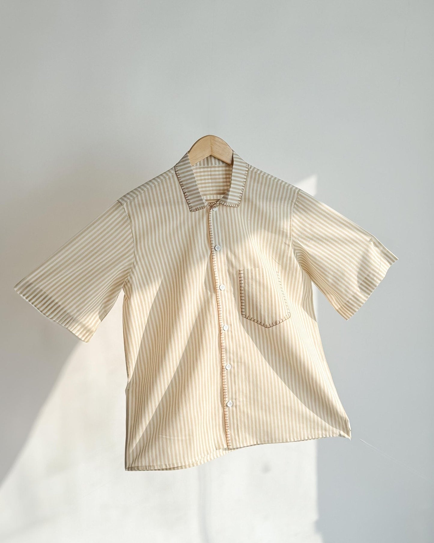 Relaxed Striped Cotton Shirt - Beige - erised pret