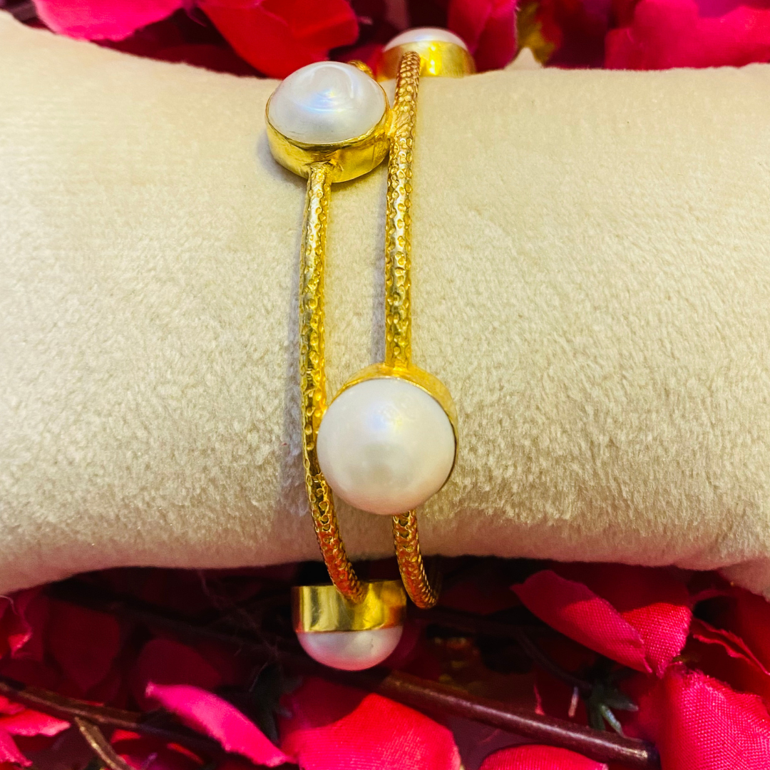 PEARL BANGLE