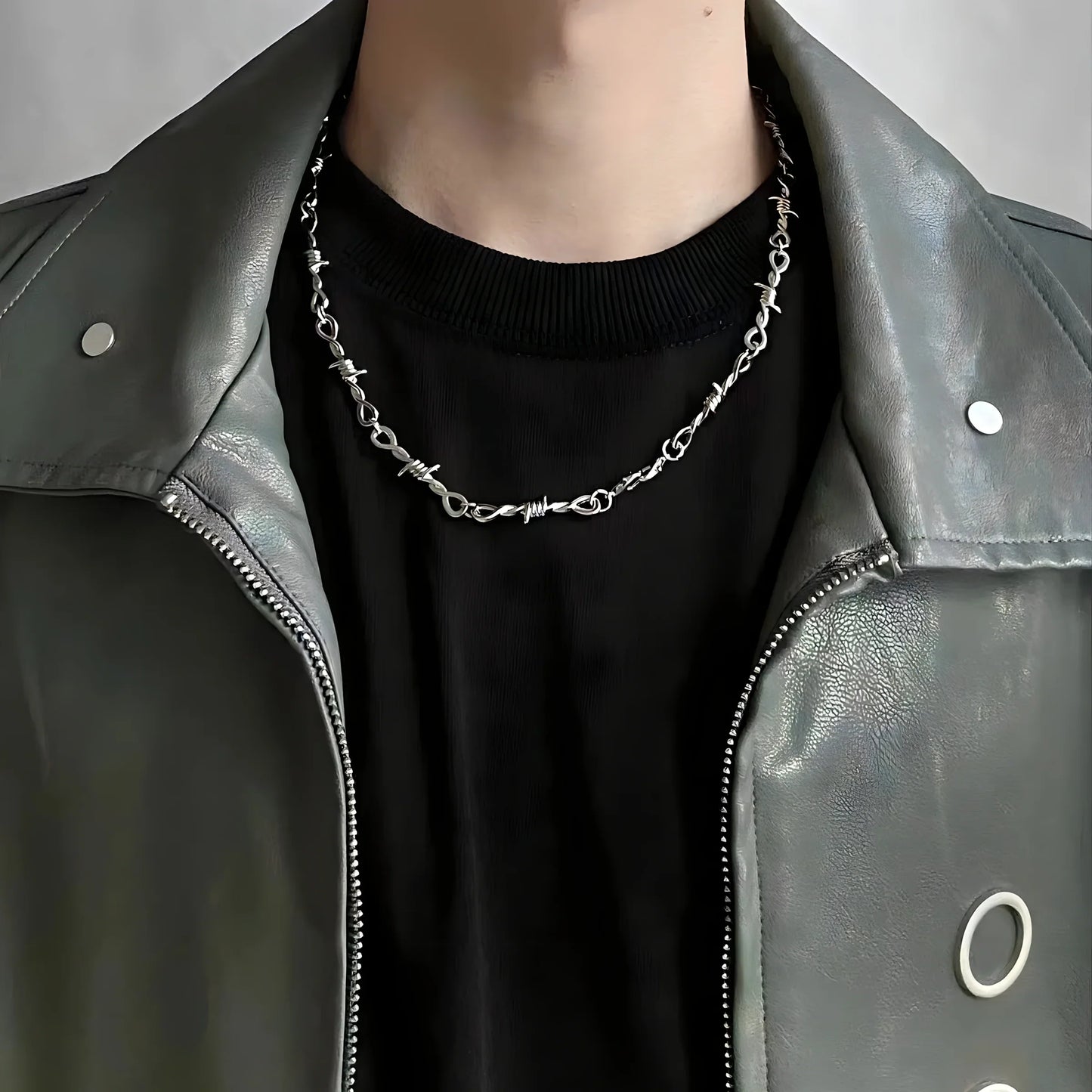 Barbed-wire chain