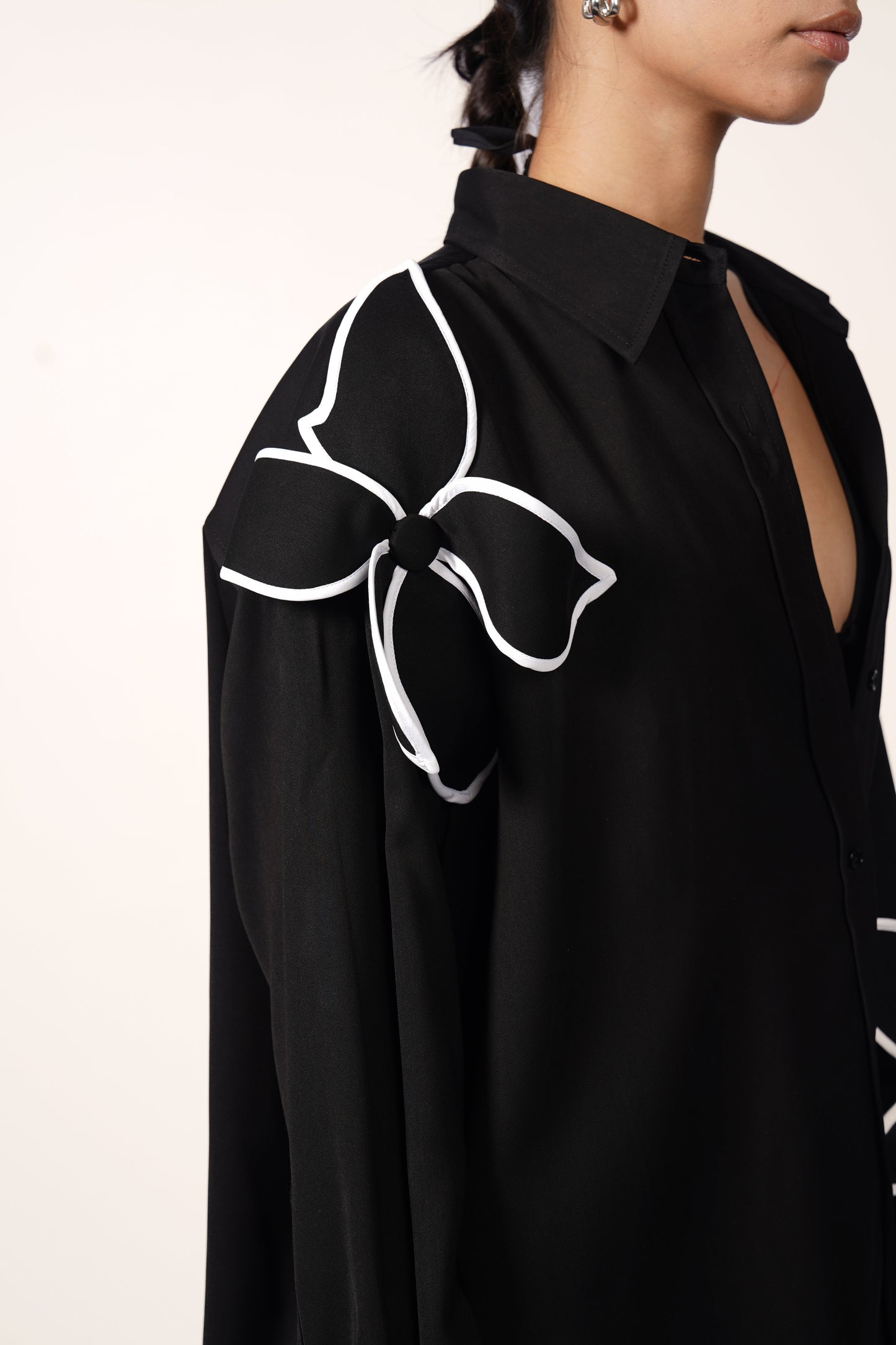 FLOWER SHIRT IN BLACK