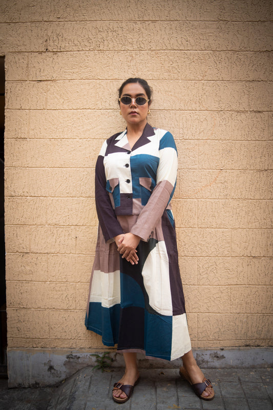 Peacock and offwhite Geometric printed Jacket and Skirt (Set of 2)