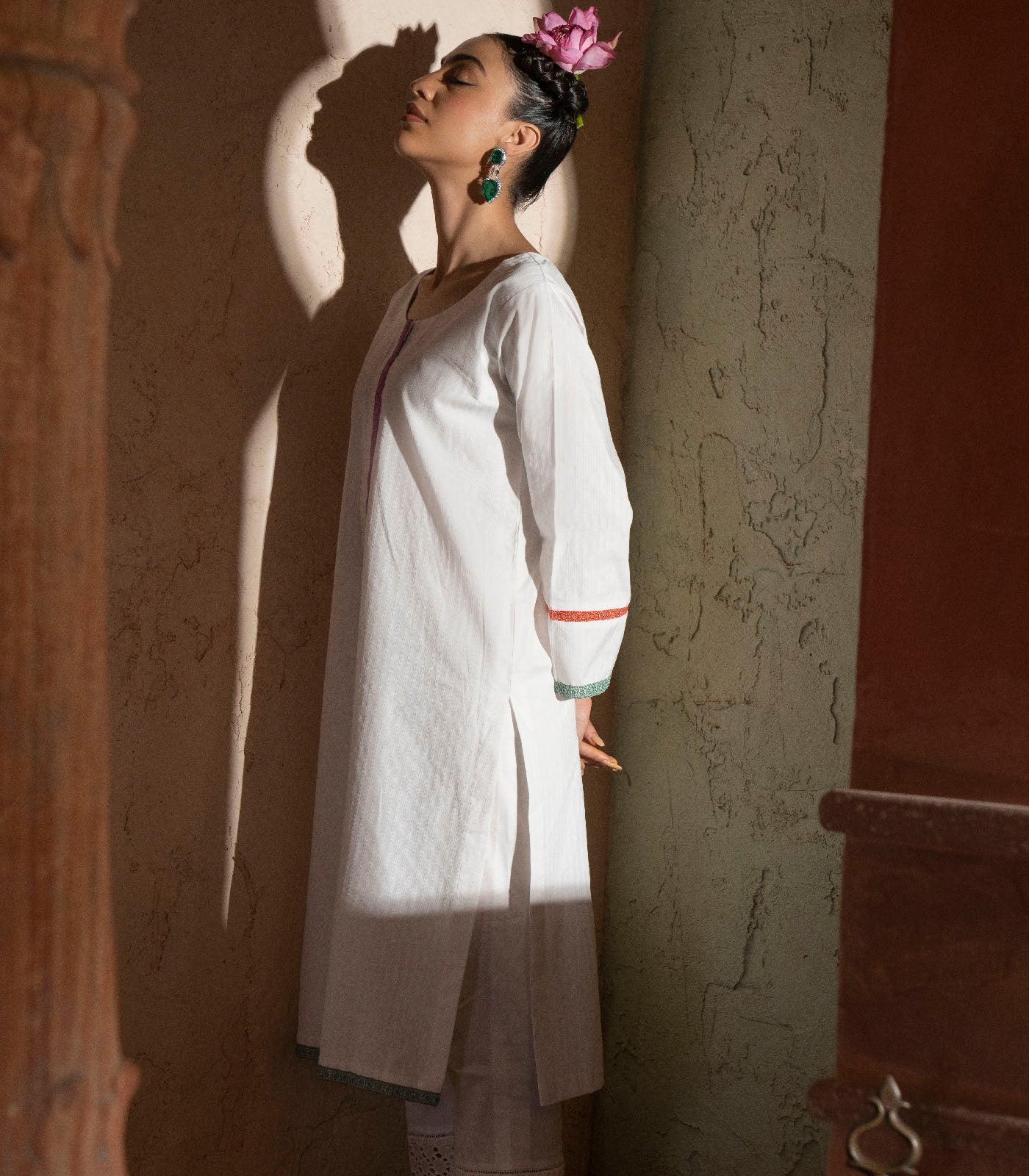 White Lawn kurta