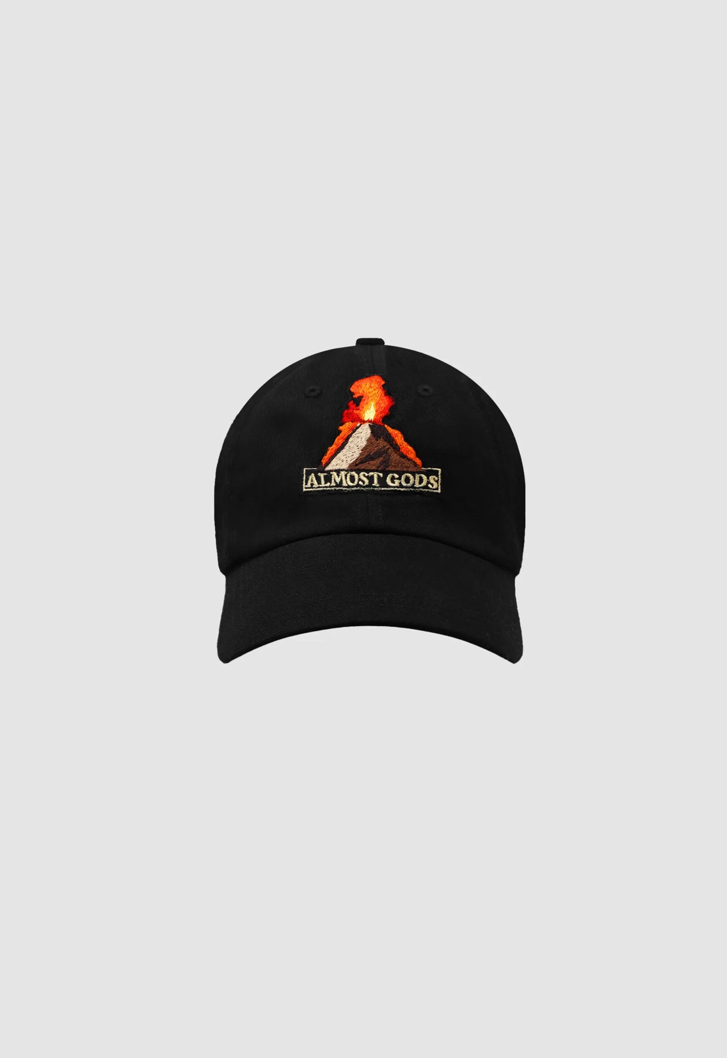 VOLCANO EMBROIDERED CAP IN BLACK