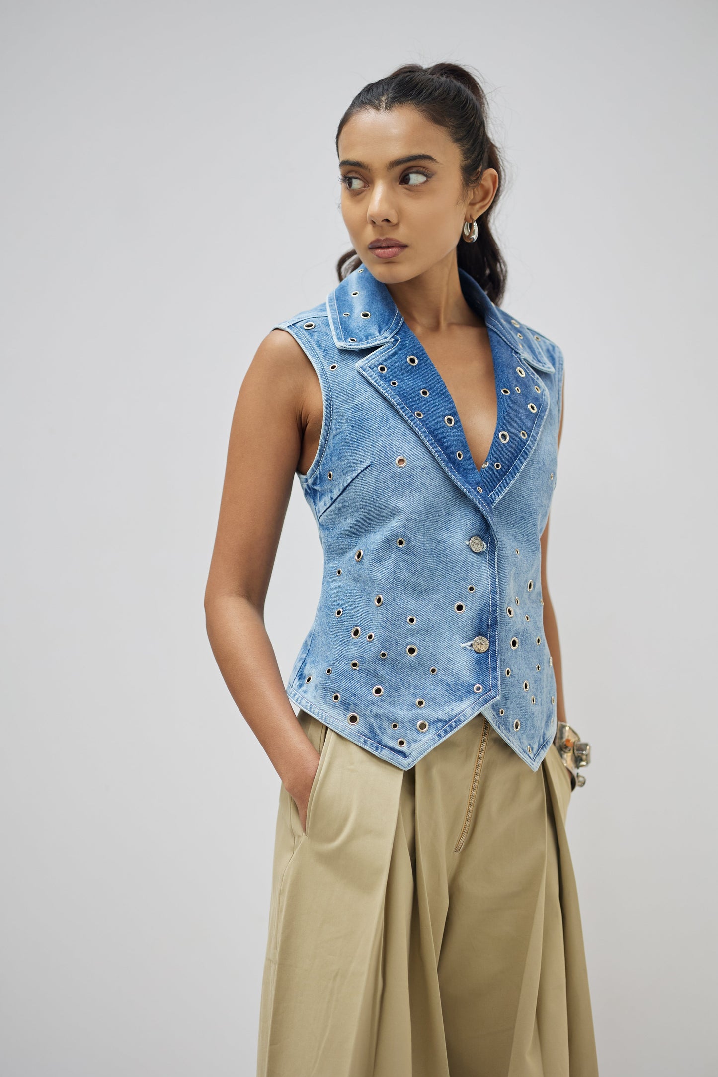 EYELET VEST