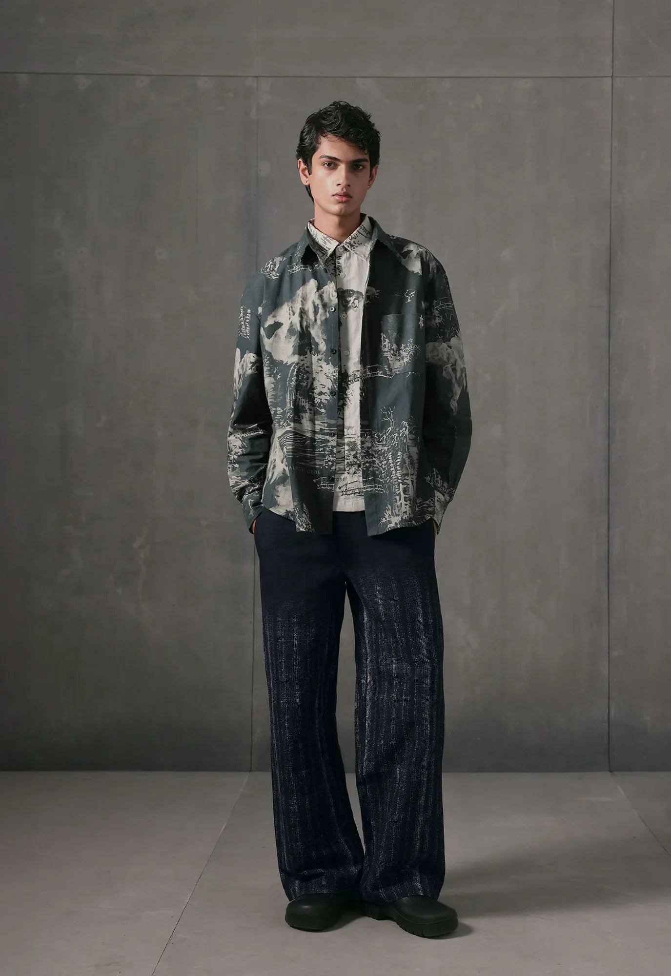 The Terrain Relaxed Shirt in Military Olive