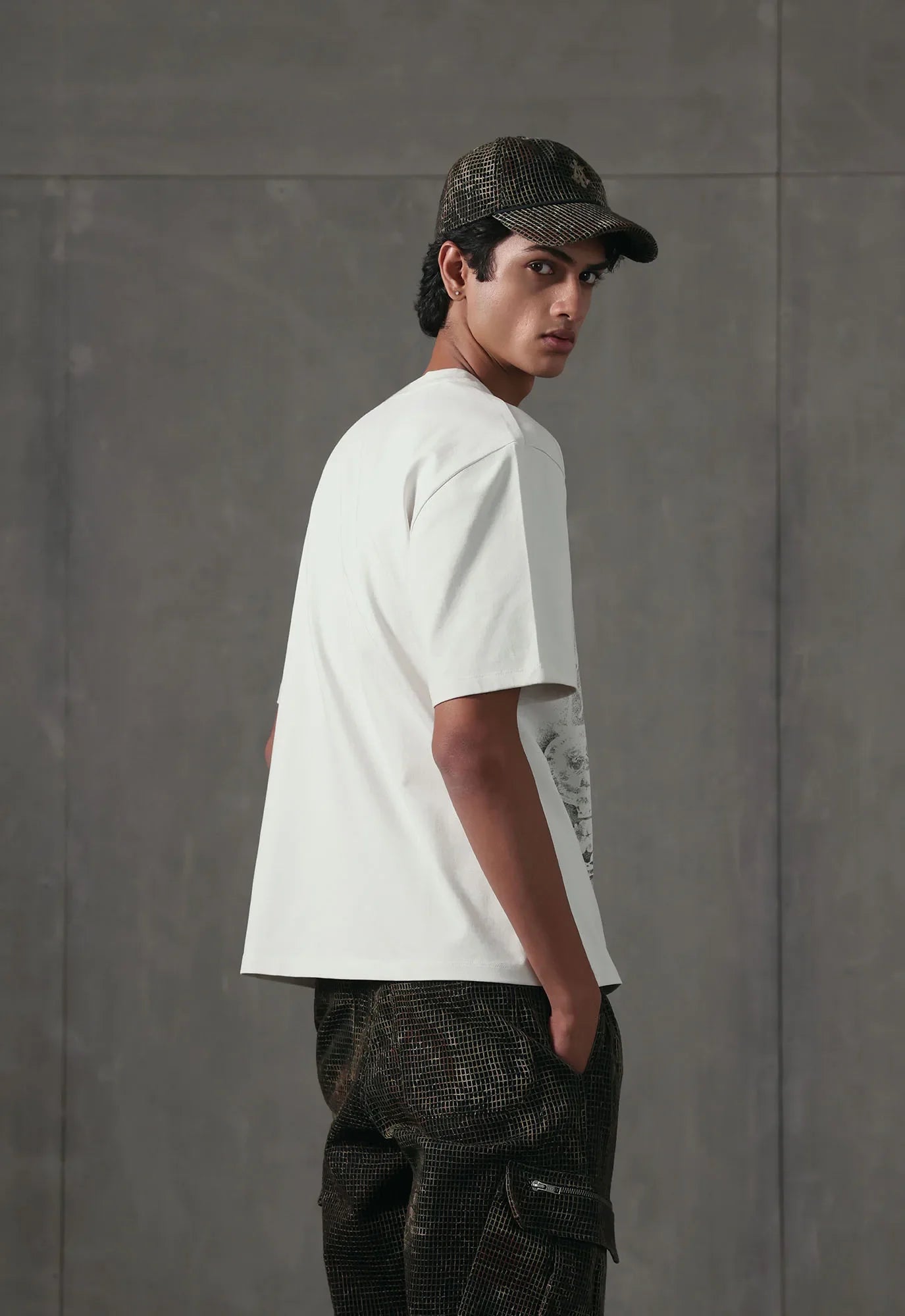 Aegis Relaxed Tee in Gray