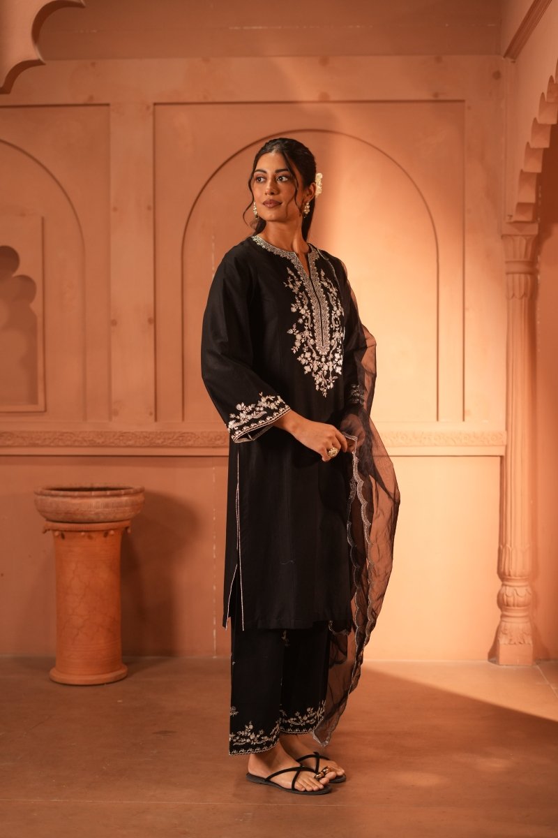 Black Lawn Embroidered Kurta Set With Dupatta - Outro Studio