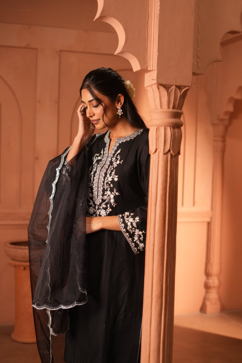 Black Lawn Embroidered Kurta Set With Dupatta - Outro Studio