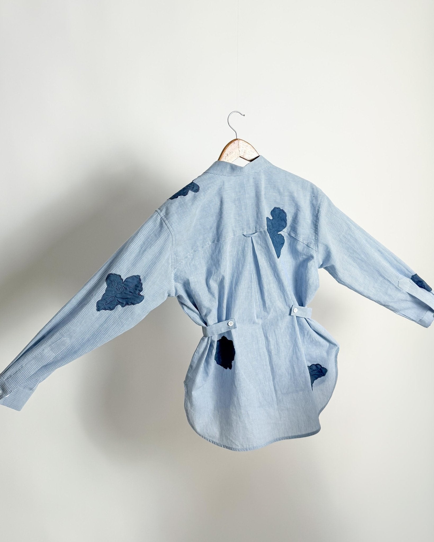 Blue Pinstripe Shirt With Applique - erised pret