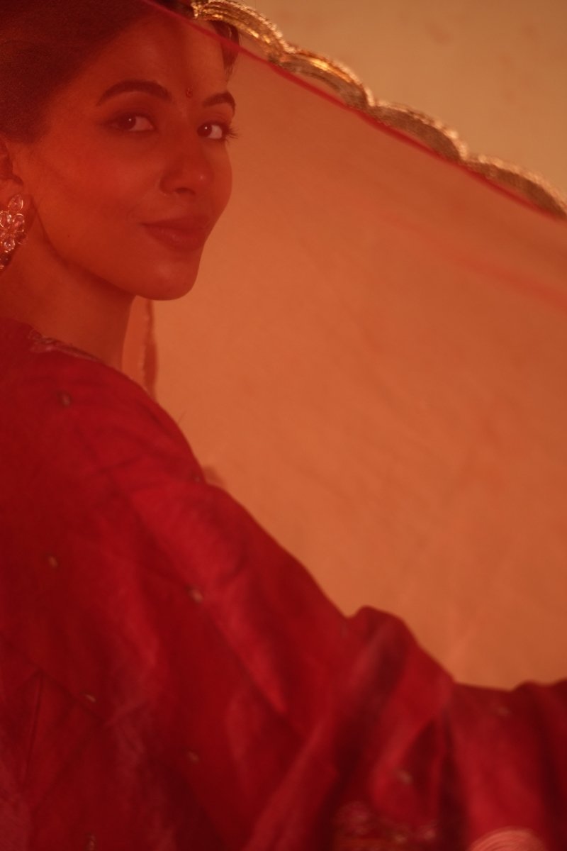 Red Lawn Embroidered Kurta Set With Dupatta - Outro Studio