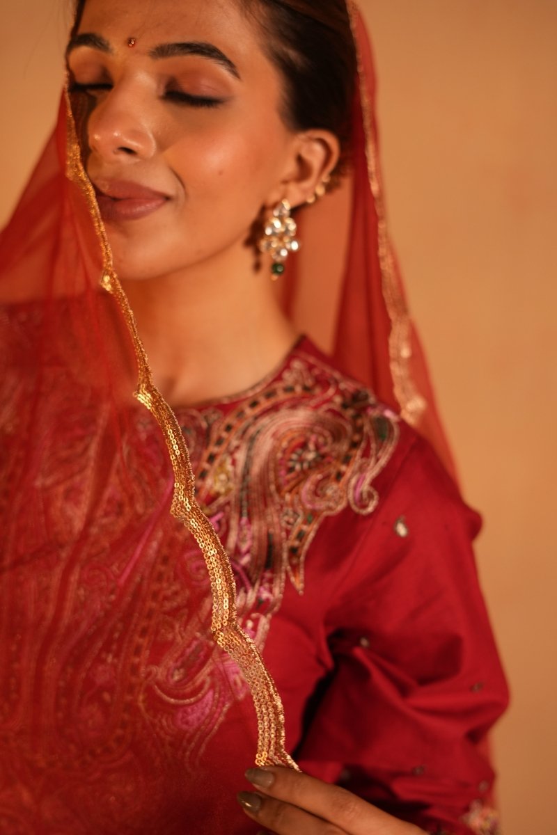 Red Lawn Embroidered Kurta Set With Dupatta - Outro Studio